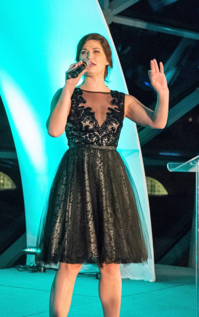 45754813_2056892724333118_9212100470712041472_o_2056892717666452-643x1024